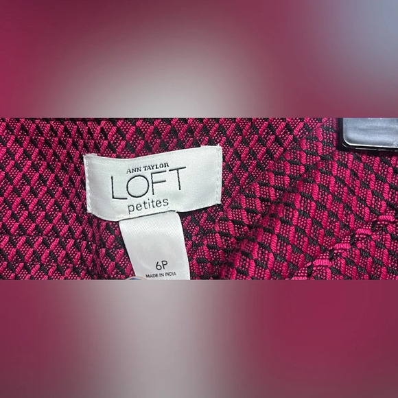 Ann Taylor Loft Women's Petite Mini Skirt, Textured, Red and Black, Size 6P - Picture 6 of 11